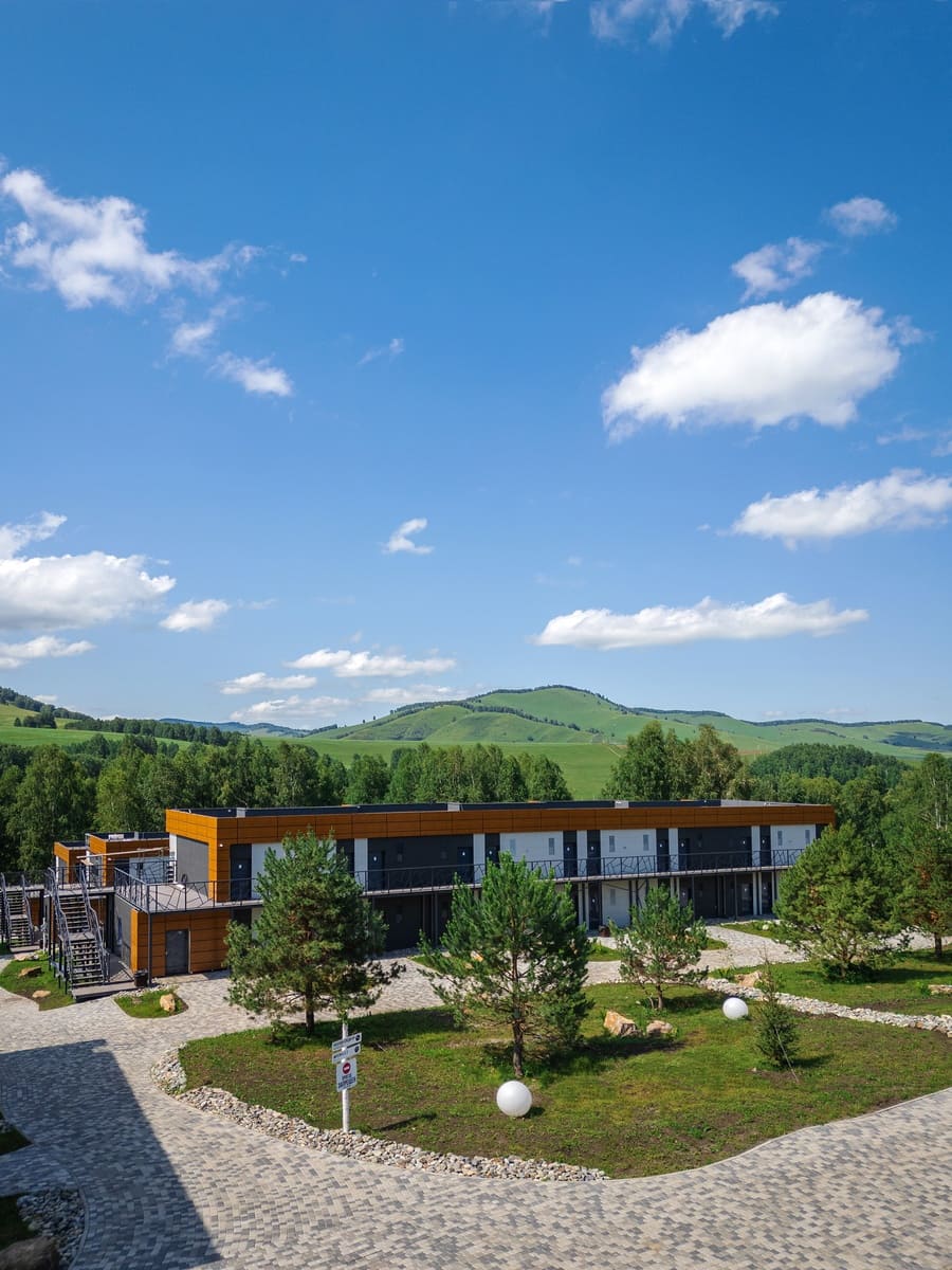 Отель 3* «СредиГор»